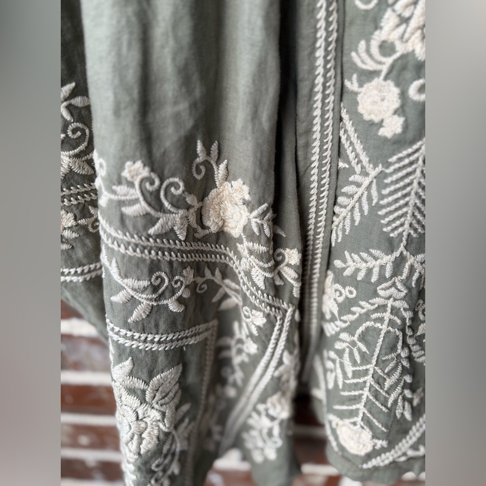 Johnny Was LA Tasya Bolero Olive Embroidered Linen Cropped Cardigan Size M - Picture 6 of 16